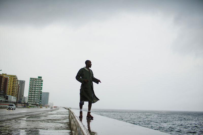 © Reuters. Passagem de tempestade Michael por Cuba