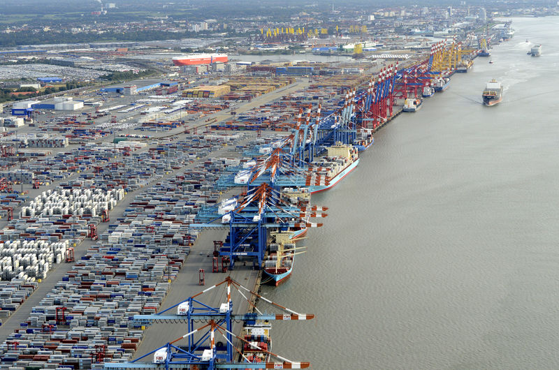 © Reuters. Shipping terminals and containers are pictured in the harbour of Bremerhaven