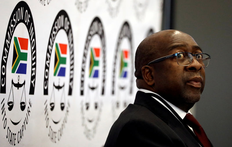 © Reuters. FILE PHOTO: South Africa's Finance Minister Nhlanhla Nene looks on ahead of the Judicial Commission of Inquiry probing state capture in Johannesburg