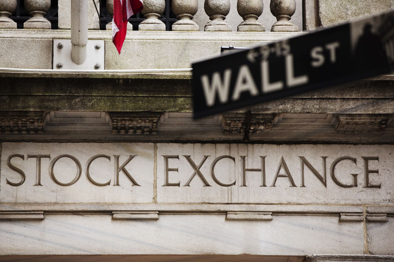 © Reuters. Фасад здания Нью-Йоркской фондовой биржи