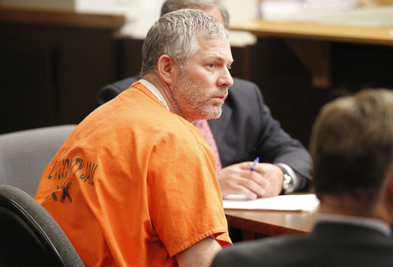 © Reuters. FILE PHOTO: Former Major League baseball player Lenny Dykstra appears Los Angeles Superior court for an arraignment in San Fernando, California