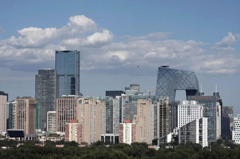 © Reuters. The skyline of Beijing's central business district on a sunny day