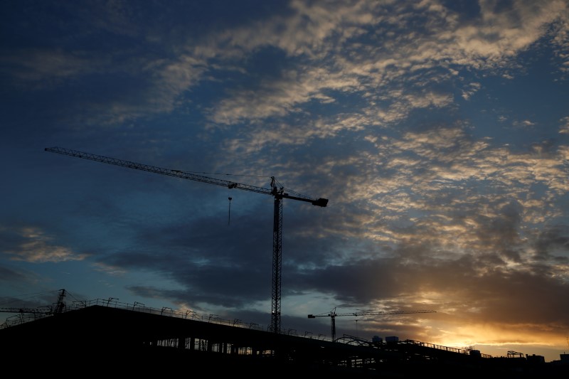 © Reuters. La CNMC investiga a 7 grandes constructoras españolas por presuntas prácticas anticompetencia