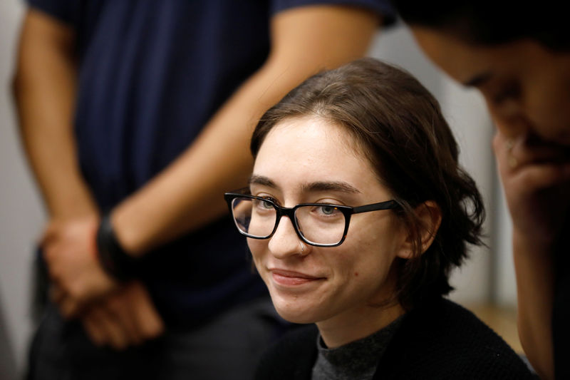 © Reuters. U.S. student Lara Alqasem appears at the district court in Tel Aviv