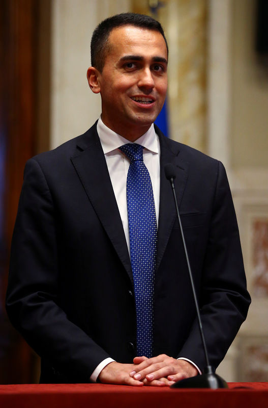 © Reuters. Anti-establishment 5-Star Movement leader Luigi Di Maio speaks at the media after a round of consultations with Italy's newly appointed Prime Minister Giuseppe Conte at the Lower House in Rome