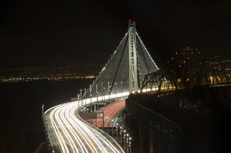 © Reuters. Vehicles drive on the new eastern span of the San Francisco-Oakland Bay bridge in San Francisco, California