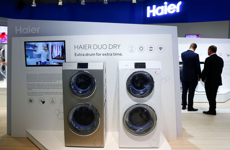 © Reuters. Dual front-loading washers by Haier are pictured at the IFA Electronics Show in Berlin