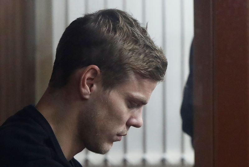 © Reuters. اعتقال كوكورين ومامايف لاعبي روسيا بعد اتهامهما بالعنف