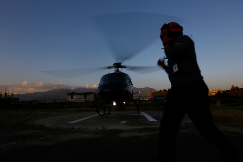© Reuters. متسلقو جبال الهمالايا التسعة لقوا حتفهم في نيبال