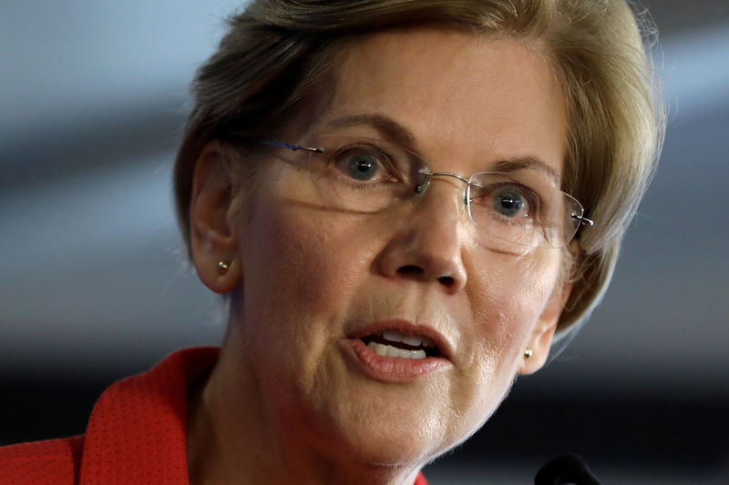 © Reuters. Senator Elizabeth Warren delivers a major policy speech in Washington