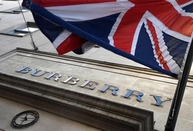 © Reuters. The exterior of a Burberry store is seen in central London, Britain