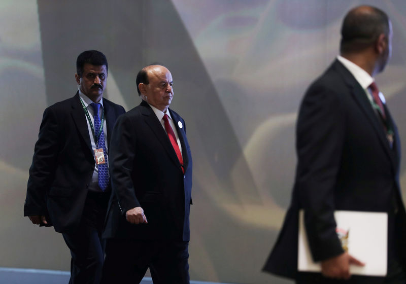 © Reuters. FILE PHOTO: Yemen's President Abd-Rabbu Mansour Hadi is pictured ahead of the 29th Arab Summit in Dhahran, Saudi Arabia