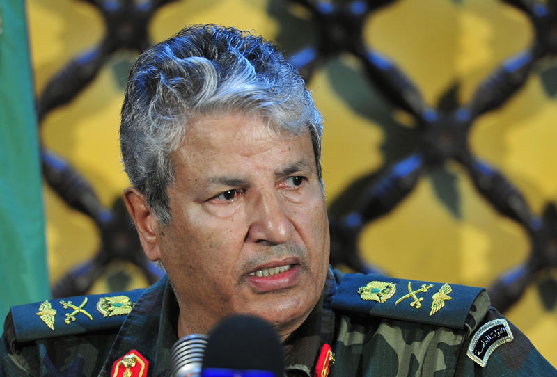© Reuters. قضية اغتيال القائد العسكري للمعارضة إبان الانتفاضة تنكأ جراحا قديمة في ليبيا