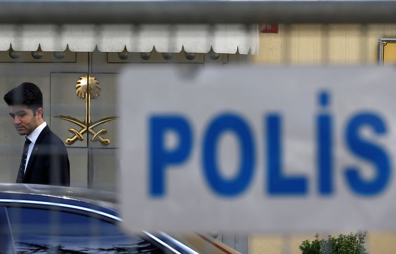 © Reuters. الشرطة التركية تقول لن تفتش القنصلية السعودية في اسطنبول يوم الثلاثاء