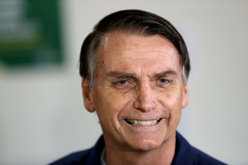 © Reuters. Bolsonaro promete mantener independencia del banco central de Brasil para fijar los tipos