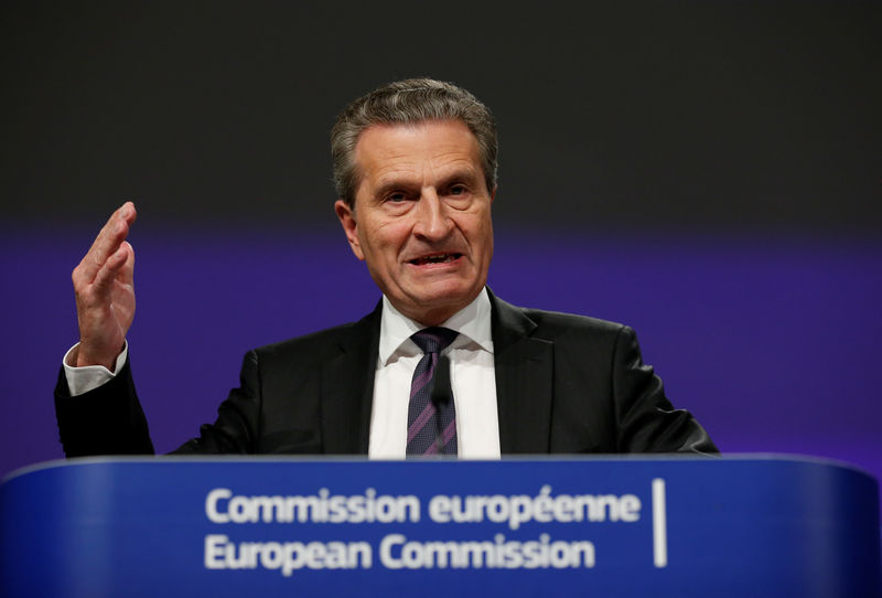© Reuters. EU Budget Commissioner Oettinger holds a news conference in Brussels
