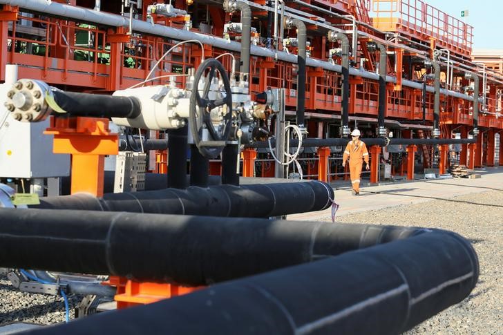 © Reuters. Инфраструктура нефтегазового месторождения Кашаган в Казахстане