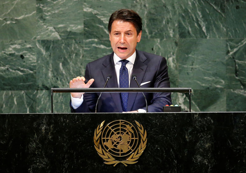© Reuters. FILE PHOTO: Italian Prime Minister Giuseppe Conte addresses the United Nations General Assembly in New York