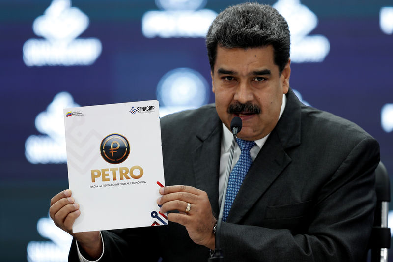 © Reuters. FILE PHOTO: Venezuela's President Nicolas Maduro speaks during the kick-off event for the international trading of Petro, the cryptocurrency developed by the Venezuelan government, in Caracas