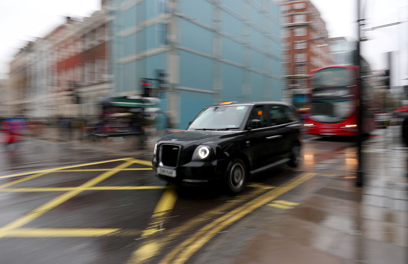 © Reuters. A London Electric Vehicle Company (LEVC) TX electric black taxi driving on the streets of central London