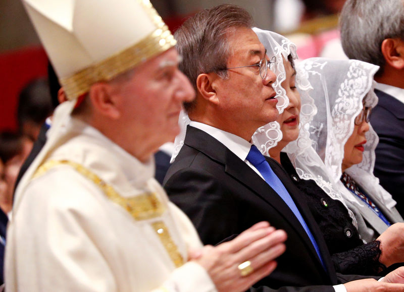 © Reuters. Presidente sul-coreano, Moon Jae-in, durante visita ao Vaticano