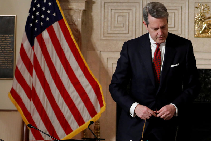 © Reuters. FILE PHOTO: Randal Quarles, Federal Reserve board member and Vice Chair for Supervision, takes part in a swearing-in ceremony for Chairman Jerome Powell at the Federal Reserve in Washington