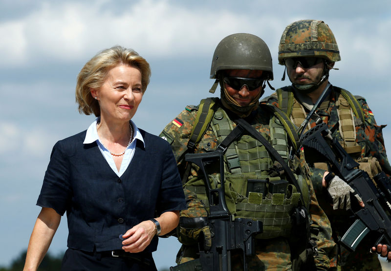 Дер ляйен в молодости фото German defense ministry orders reforms, inquiry into use of consultants By Reute