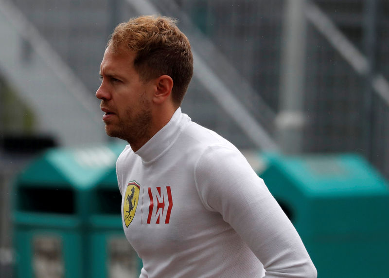 © Reuters. Vettel dice que debería haber hecho mejor las cosas a lo largo del año