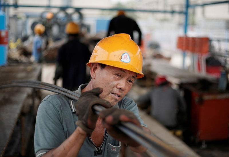 © Reuters. نمو الناتج المحلي الصيني يتباطأ إلى 6.5% في الربع/3 على أساس سنوي