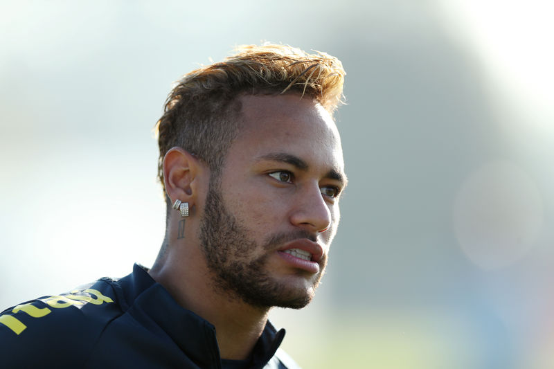 © Reuters. El Barça no se plantea fichar a Neymar, dice su vicepresidente