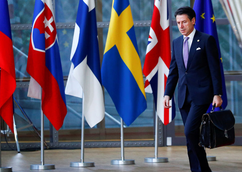 © Reuters. Italian Prime Minister Giuseppe Conte arrives for the European Union leaders summit in Brussels