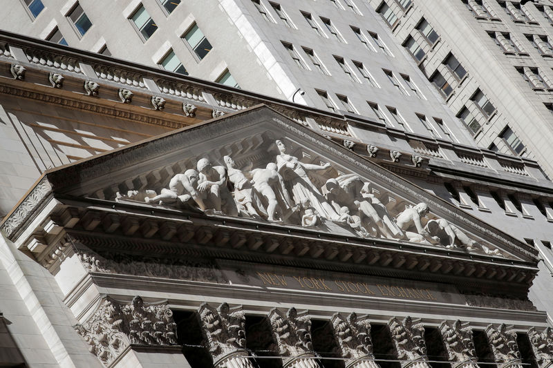 © Reuters. The Facade of the NYSE is seen in New York