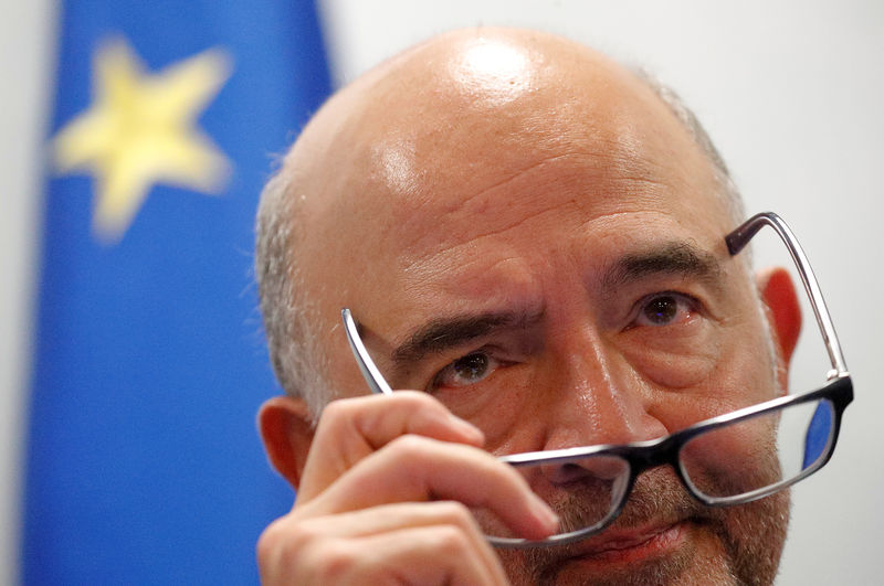 © Reuters. European Economic Commissioner Pierre Moscovici attends a news conference in Rome