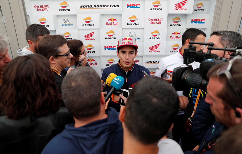 © Reuters. Dovizioso logra la pole en Japón, Márquez empezará sexto
