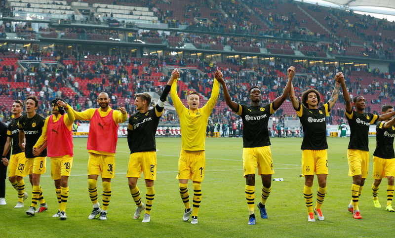 © Reuters. Bundesliga - VfB Stuttgart v Borussia Dortmund