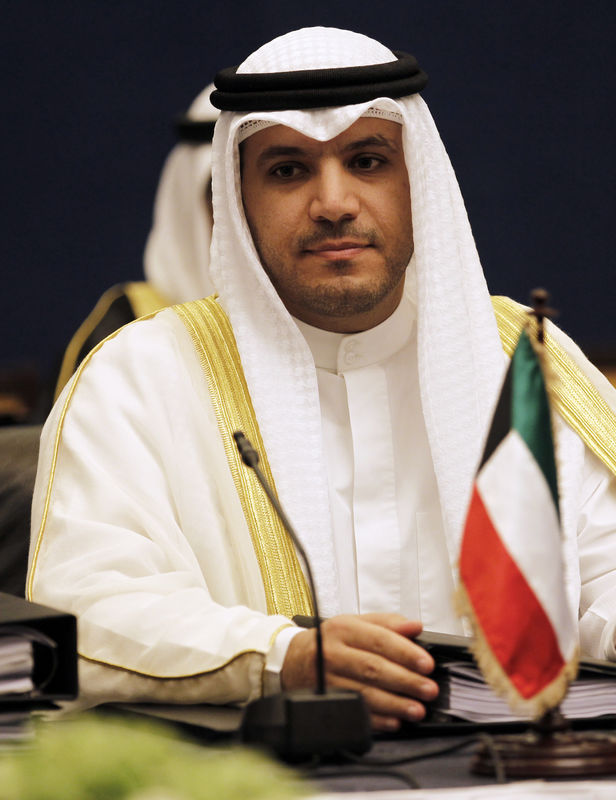 © Reuters. محافظ بنك الكويت المركزي يقول لا مناص عن الإصلاح الاقتصادي