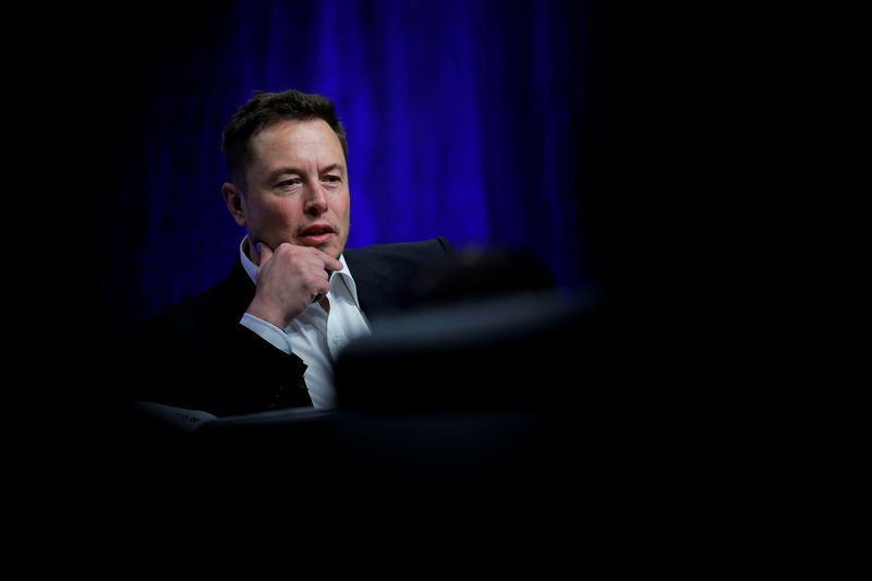 © Reuters. FILE PHOTO: Tesla Motors CEO Elon Musk speaks during the National Governors Association Summer Meeting in Providence