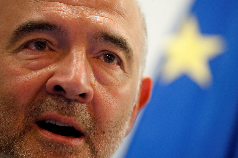 © Reuters. Il commissario Ue agli Affari economici Pierre Moscovici