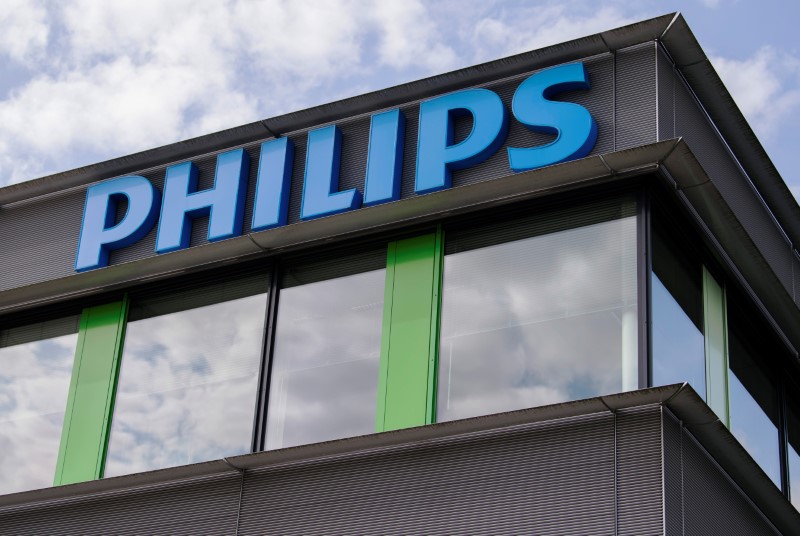 © Reuters. Philips aumenta el beneficio menos de lo previsto y lo achaca a las divisas