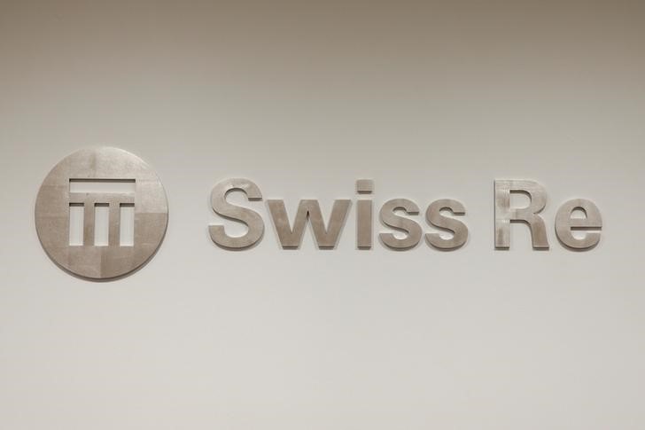 © Reuters. The logo of the world's second largest reinsurer Swiss Re is seen inside the company's offices in Zurich