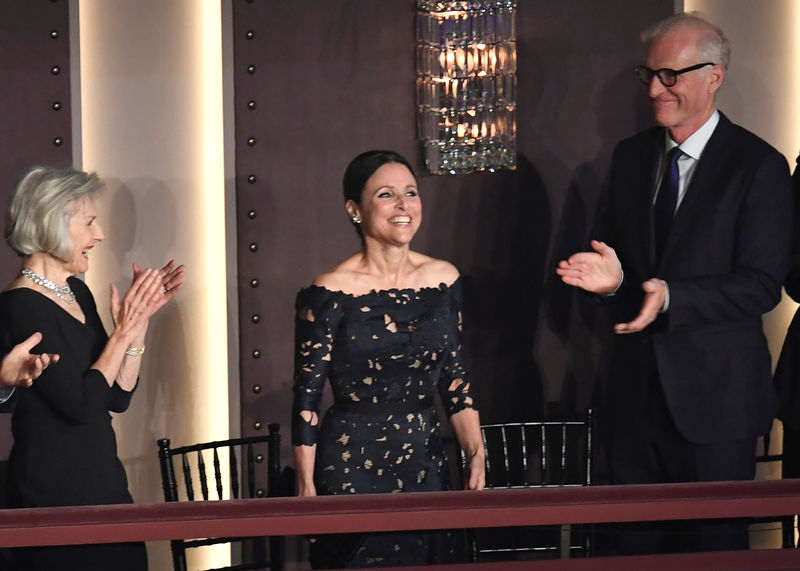 © Reuters. Comediante norte-americana Julia Louis-Dreyfus durante premiação em Washington