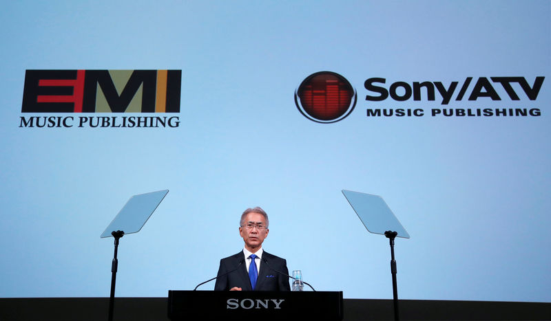 © Reuters. Presidente e CEO da Sony Corp, Kenichiro Yoshida,  dá coletiva de imprensa sobre seu plano de negócios na sede da empresa em Tóquio