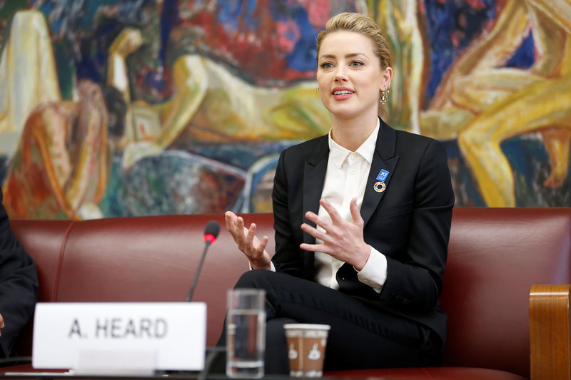 © Reuters. American actress Amber Heard speaks about her human rights experiences in Geneva