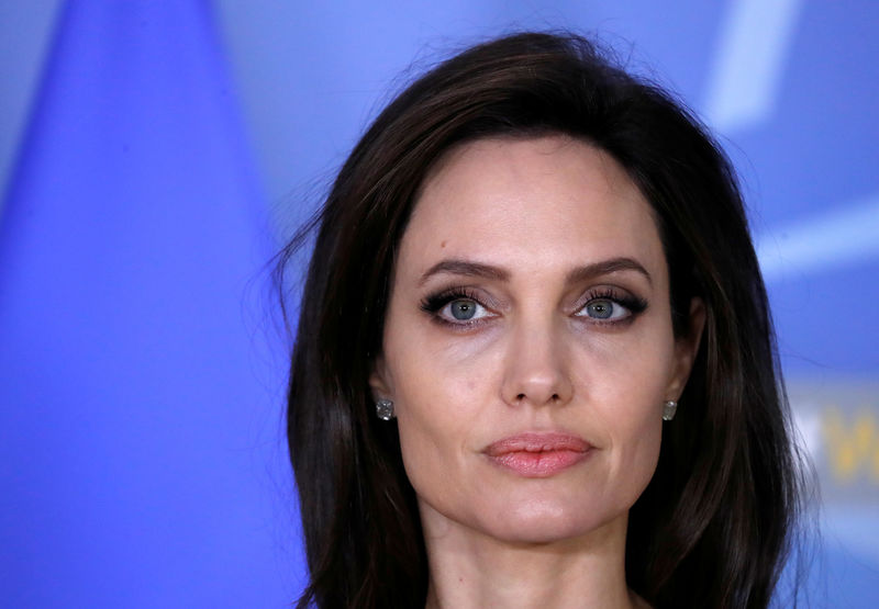 © Reuters. Angelina Jolie durante entrevista em Bruxelas