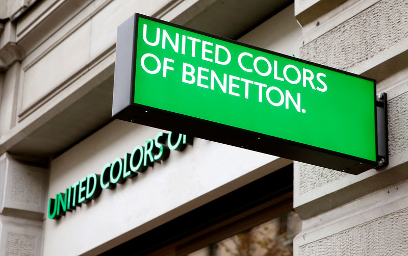 © Reuters. FILE PHOTO: The logo of Italian fashion group Benetton is seen at a store in Zurich