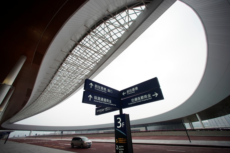 © Reuters. A building of Hong Kong-Zhuhai-Macau bridge Zhuhai port is seen after its opening ceremony in Zhuhai