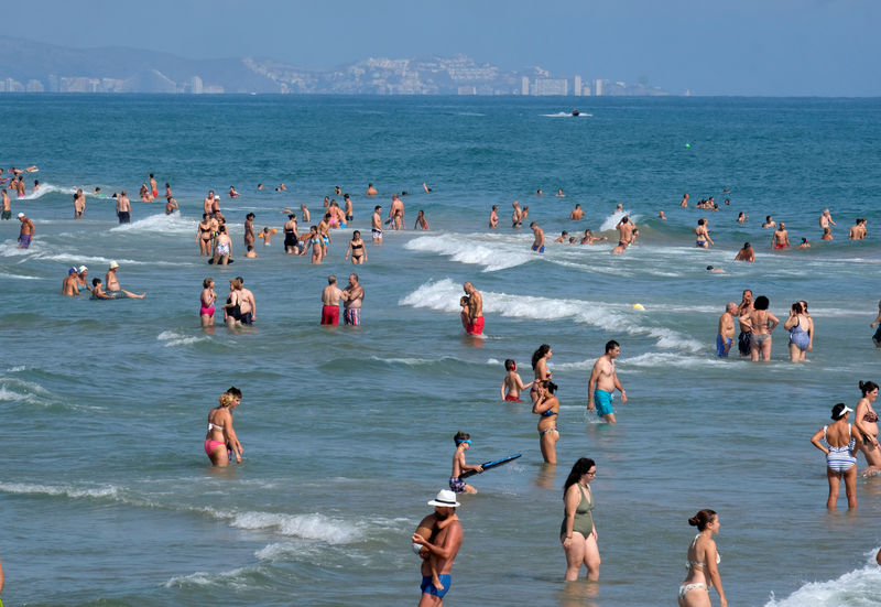© Reuters. El descenso del turismo vuelve a pasar factura a los hoteles españoles en septiembre