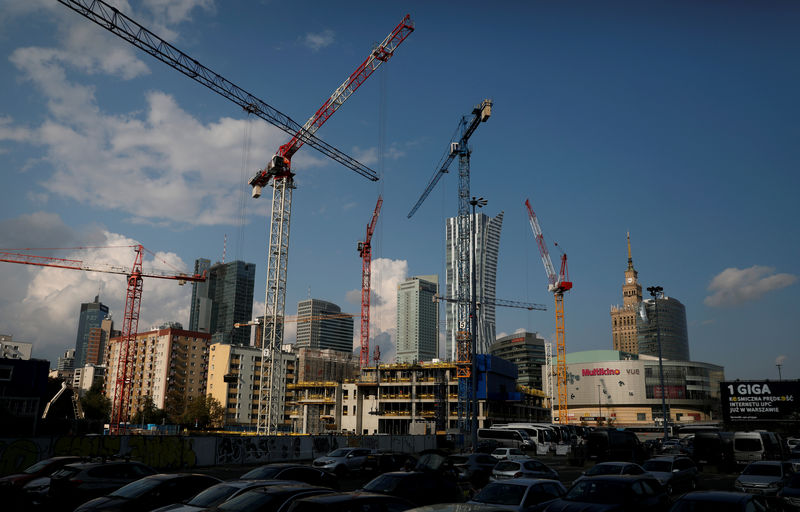 © Reuters. FILE PHOTO: Construction site is pictured in the center of Warsaw