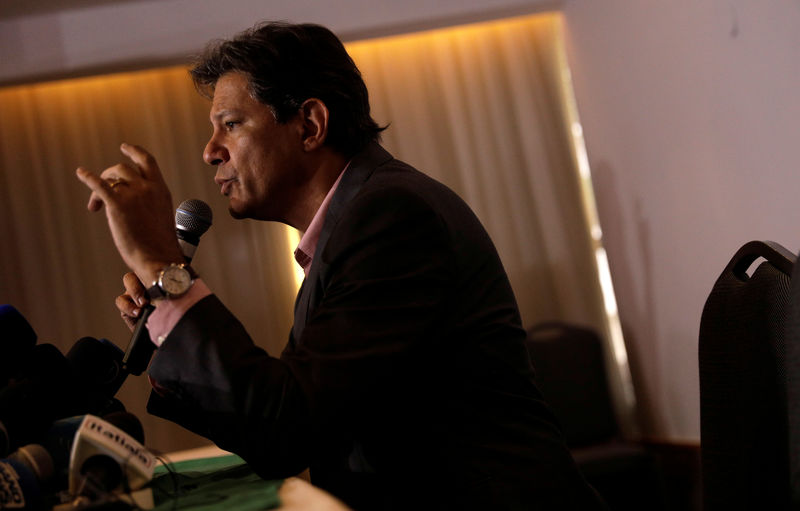 © Reuters. Haddad concede entrevista no Rio de Janeiro