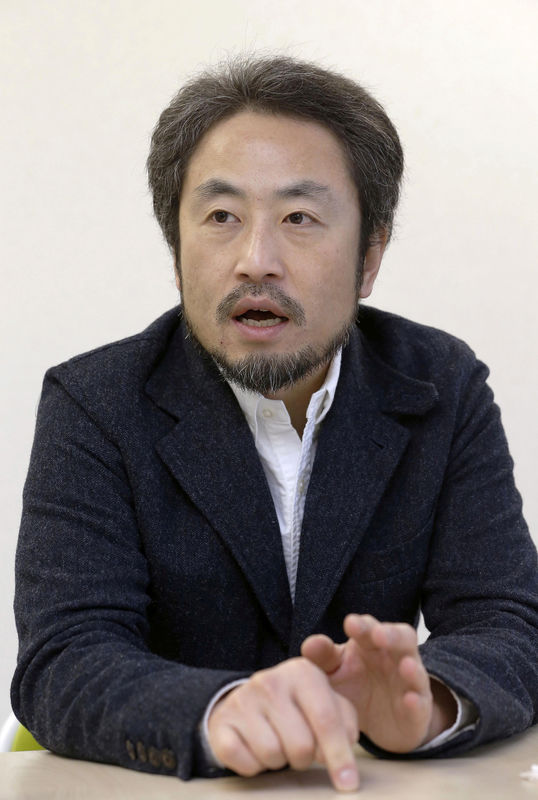 © Reuters. O jornalista japonês Jumpei Yasuda durante entrevista em Tóquio